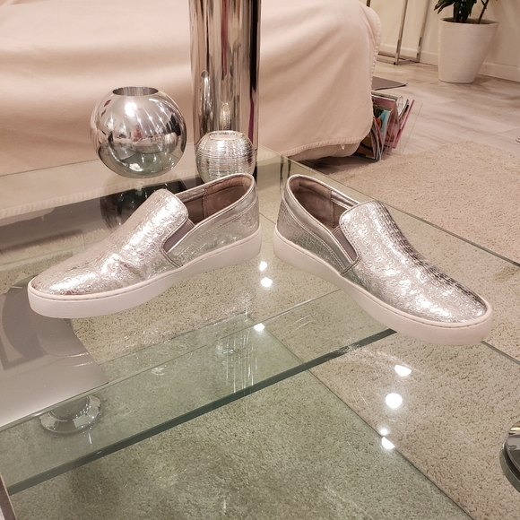 FLASH SALE-Michael Kors silver metallic loafers